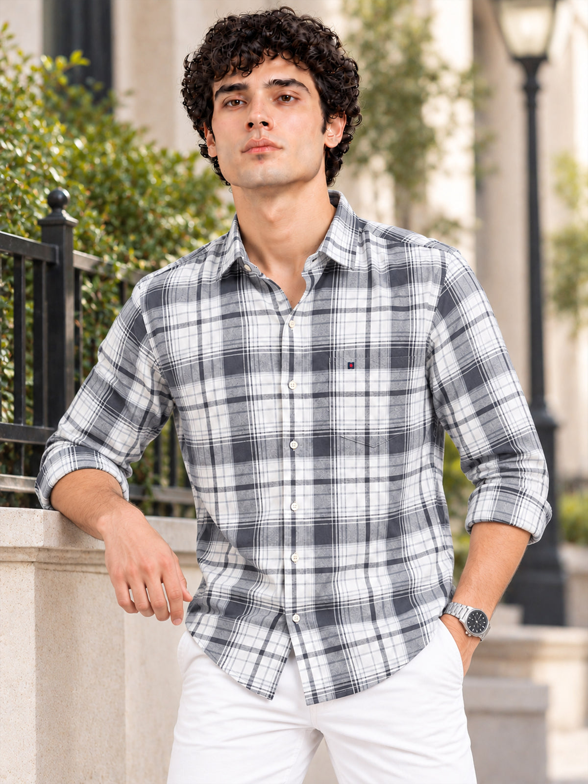 Men Grey & White Slim Fit Checked Casual Shirt