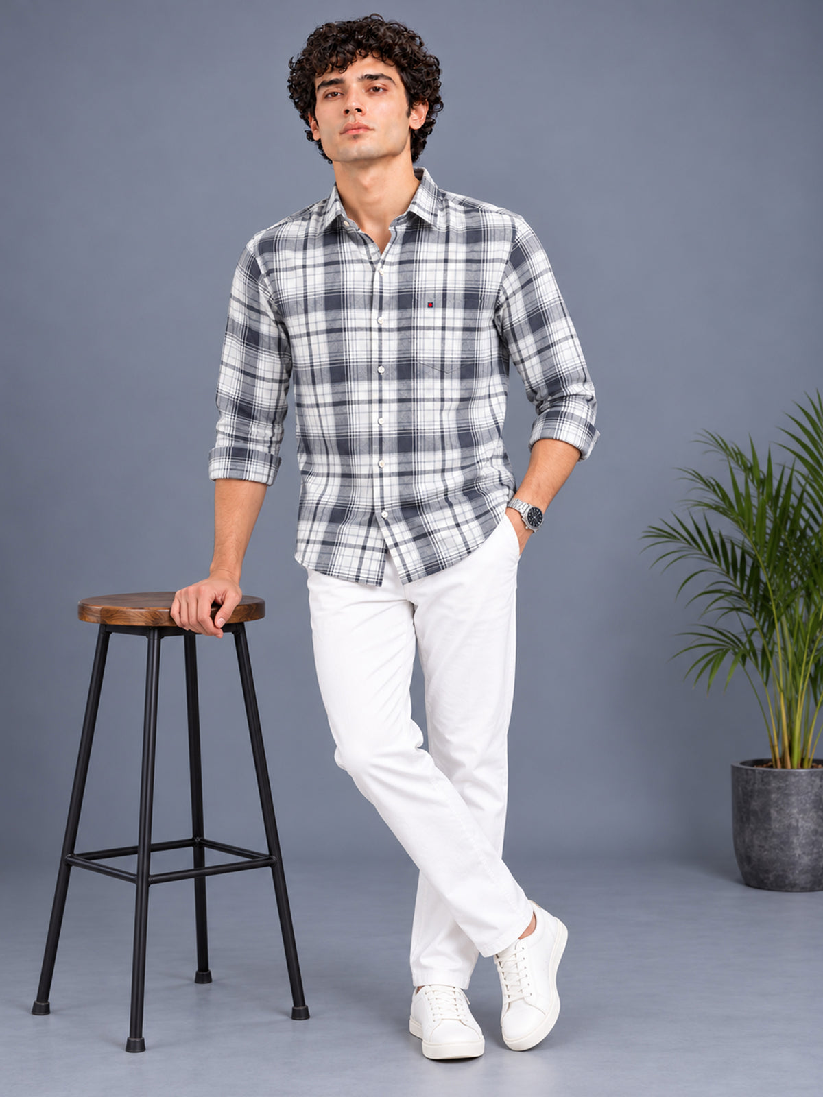 Men Grey & White Slim Fit Checked Casual Shirt