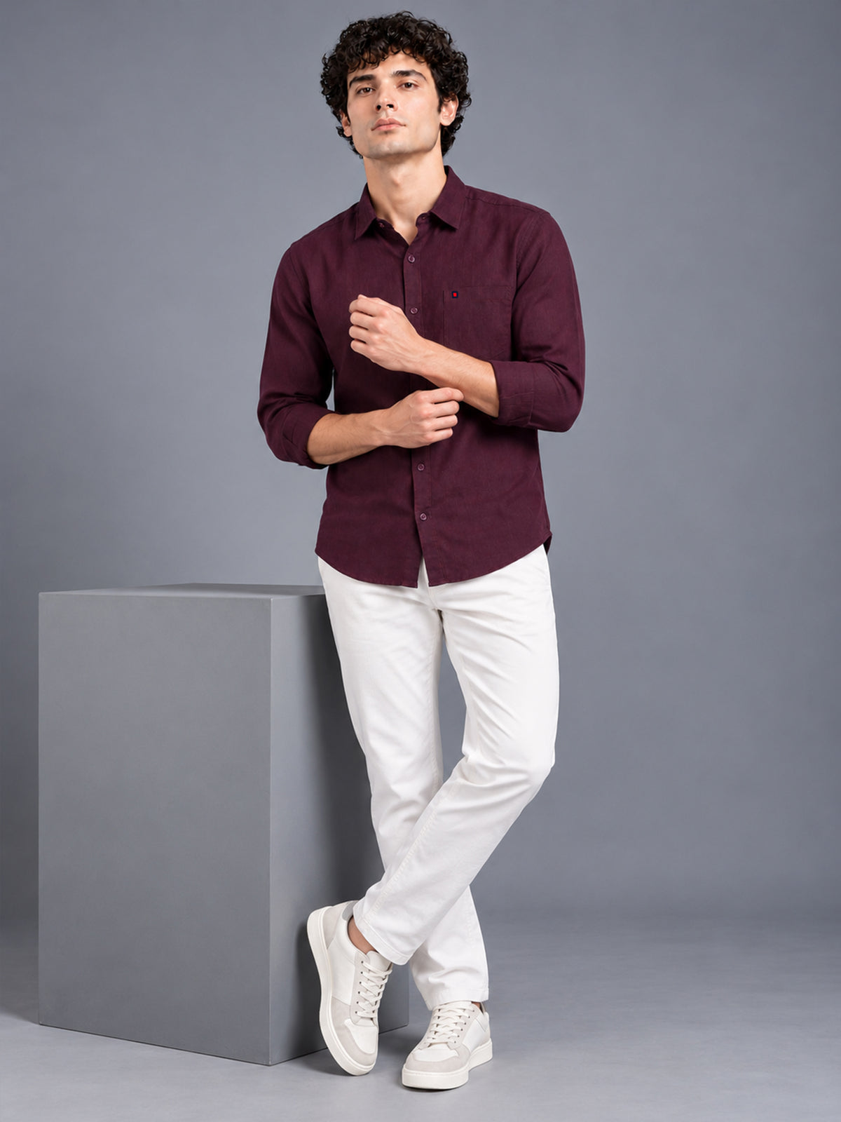 Men's Wine Linen Textured Slim Fit Solid Casual Shirt