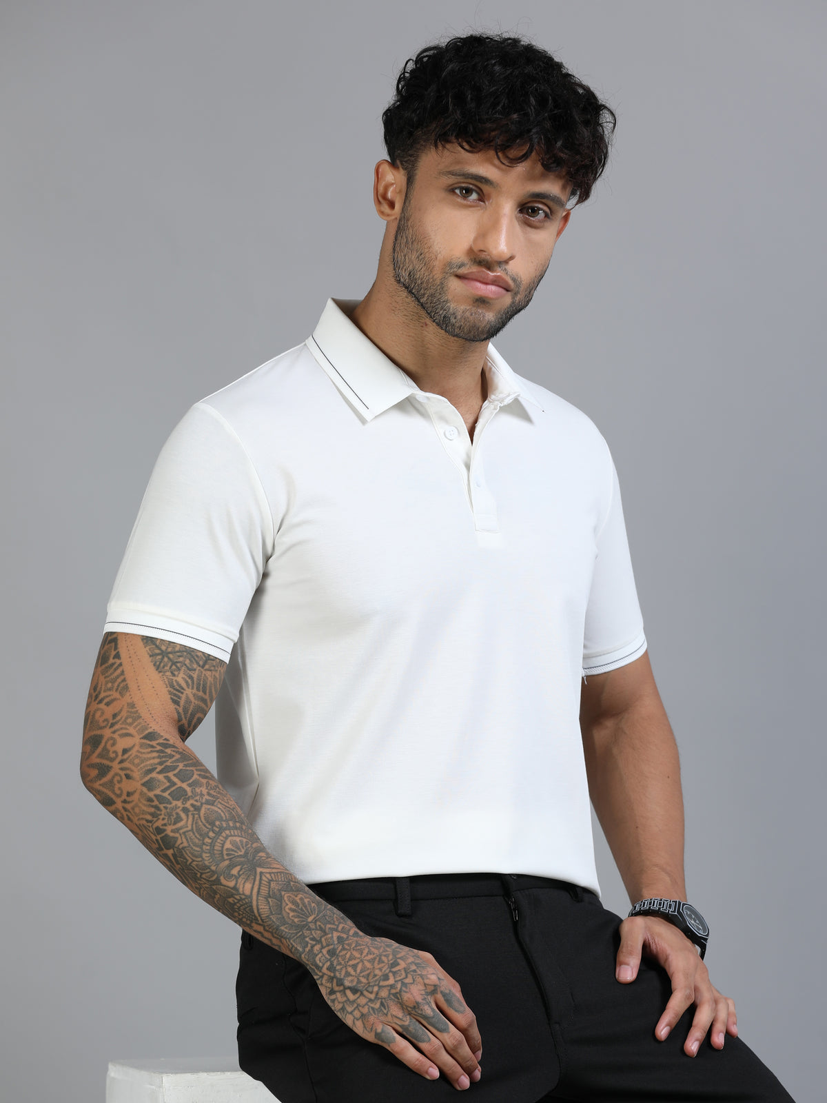 Men White Slim Fit Stretchable Solid Polo T-Shirt