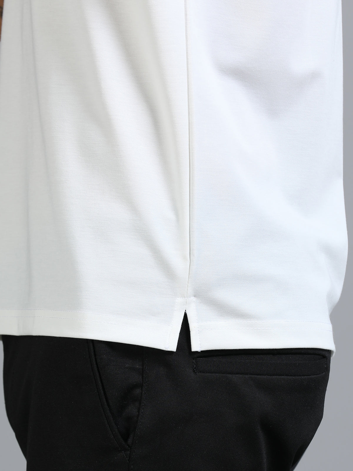 Men White Slim Fit Stretchable Solid Polo T-Shirt