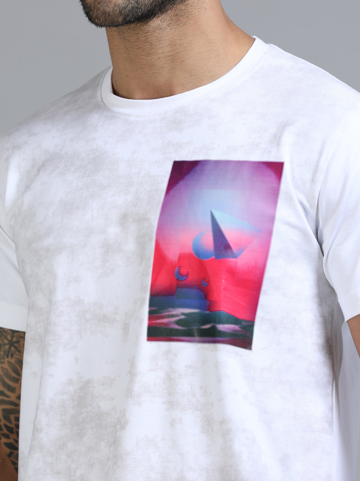 Men White Slim Fit Chest Printed Crew Neck T-Shirt