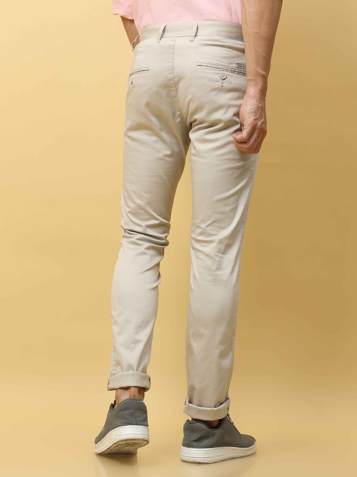 Men's Cream Narrow Fit Solid Casual Trouser