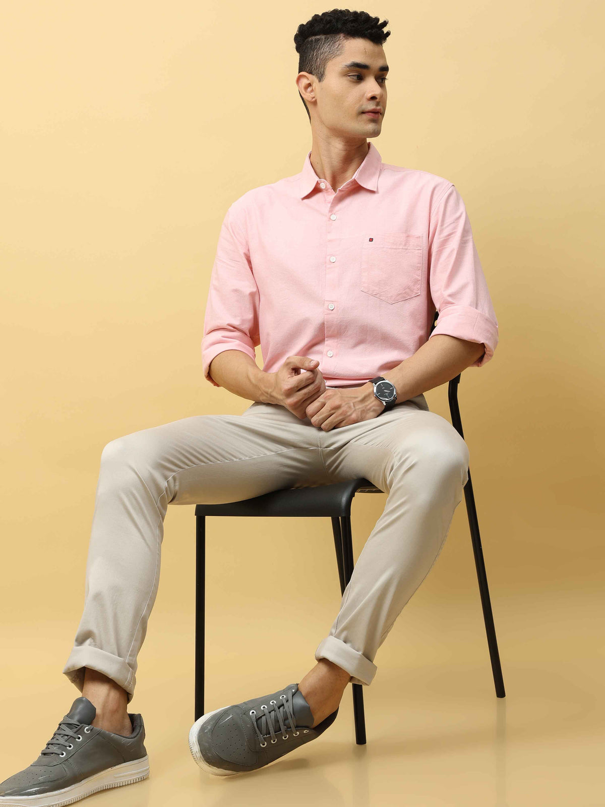 Men's Cream Narrow Fit Solid Casual Trouser