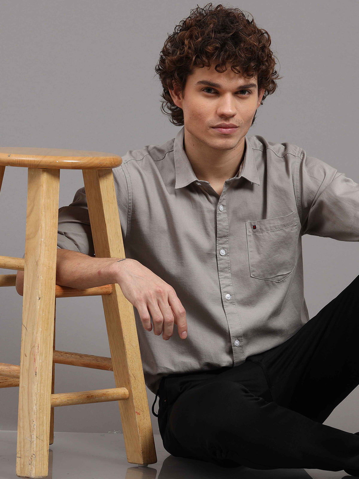 Men's Grey Slim Fit Solid Full Sleeves Casual Shirts