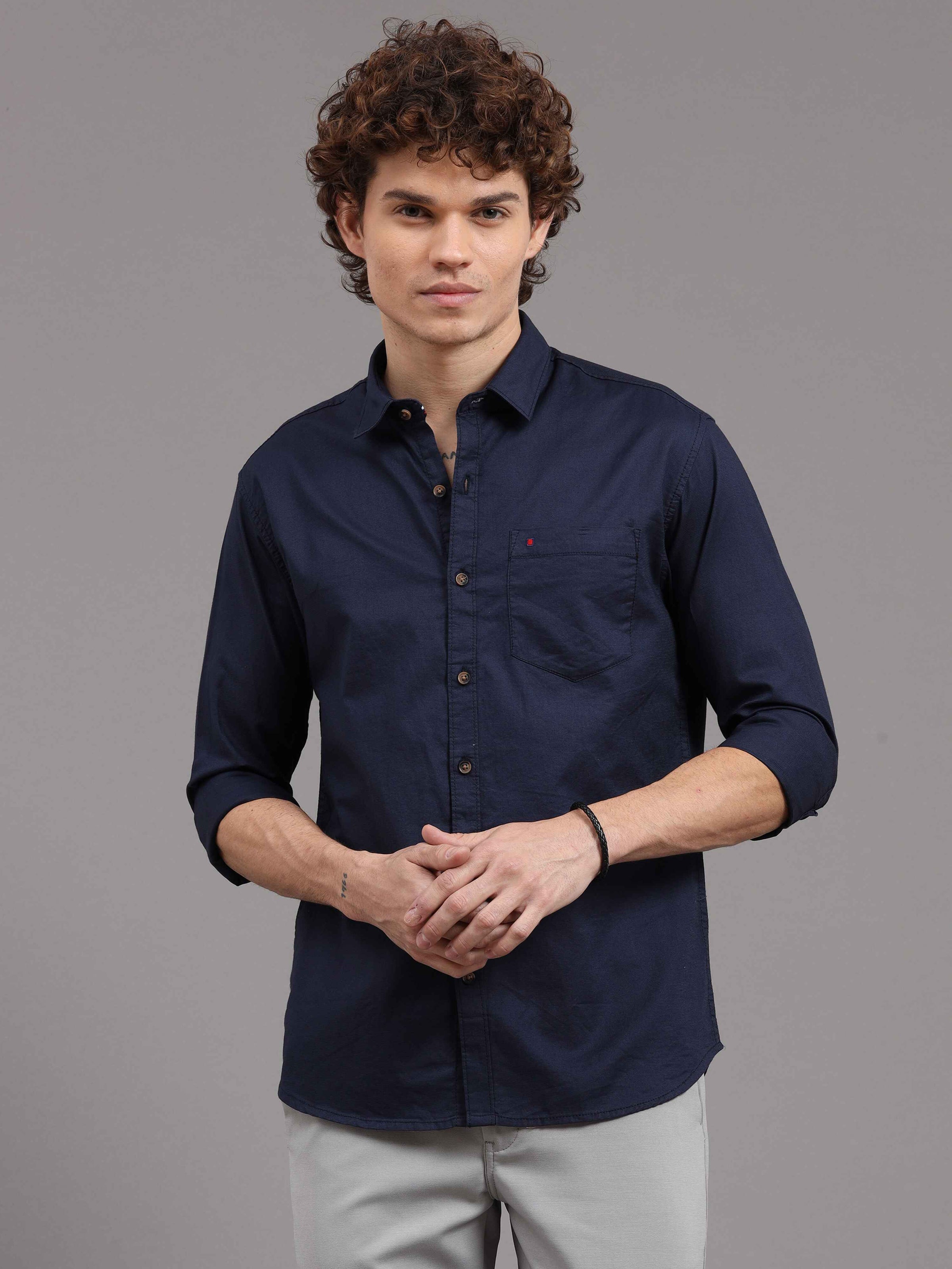 Men's Royal Blue Slim Fit Solid Full Sleeves Casual Shirts