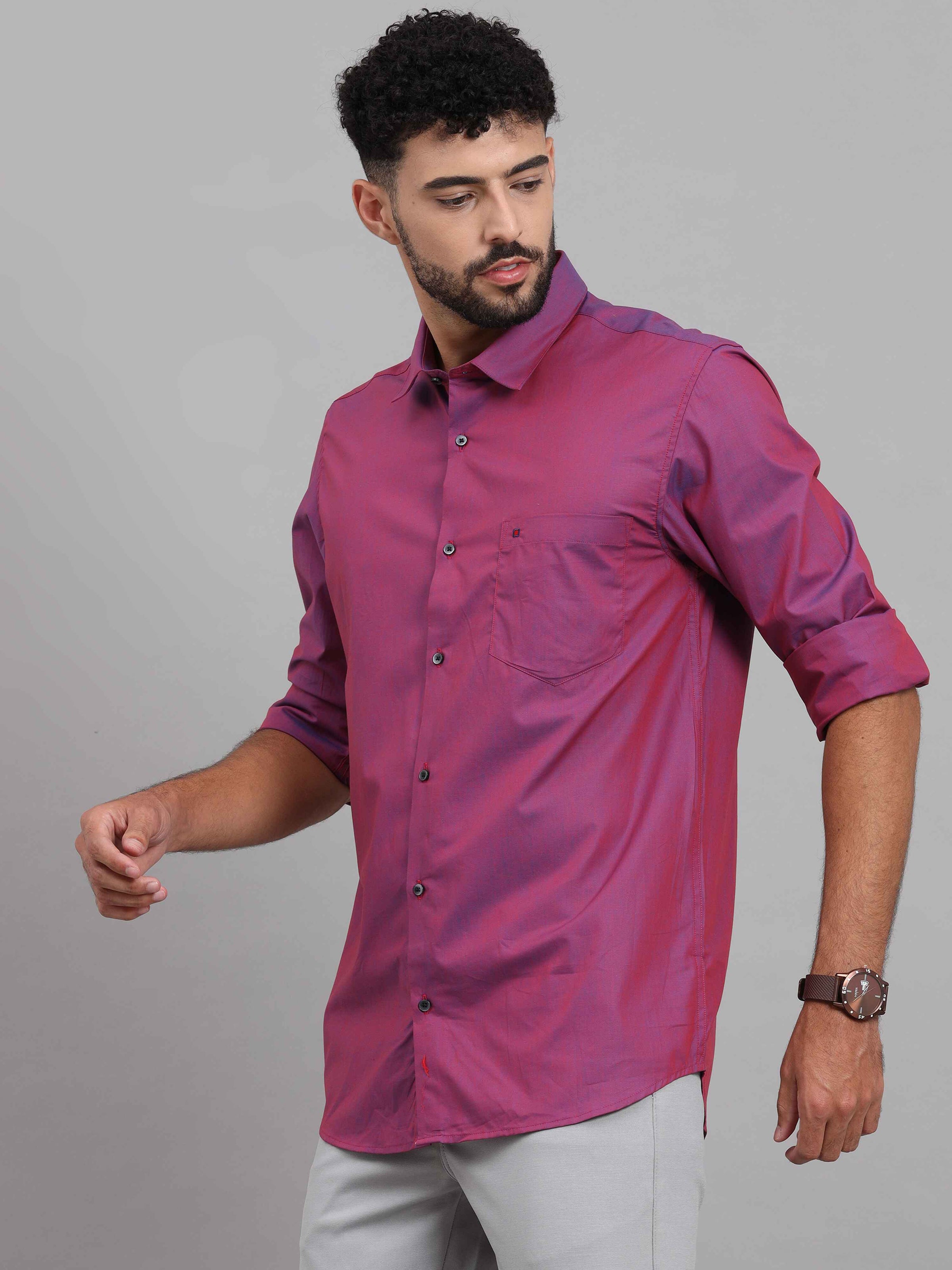 Men's Magenta Slim Fit Solid Full Sleeves Casual Shirts