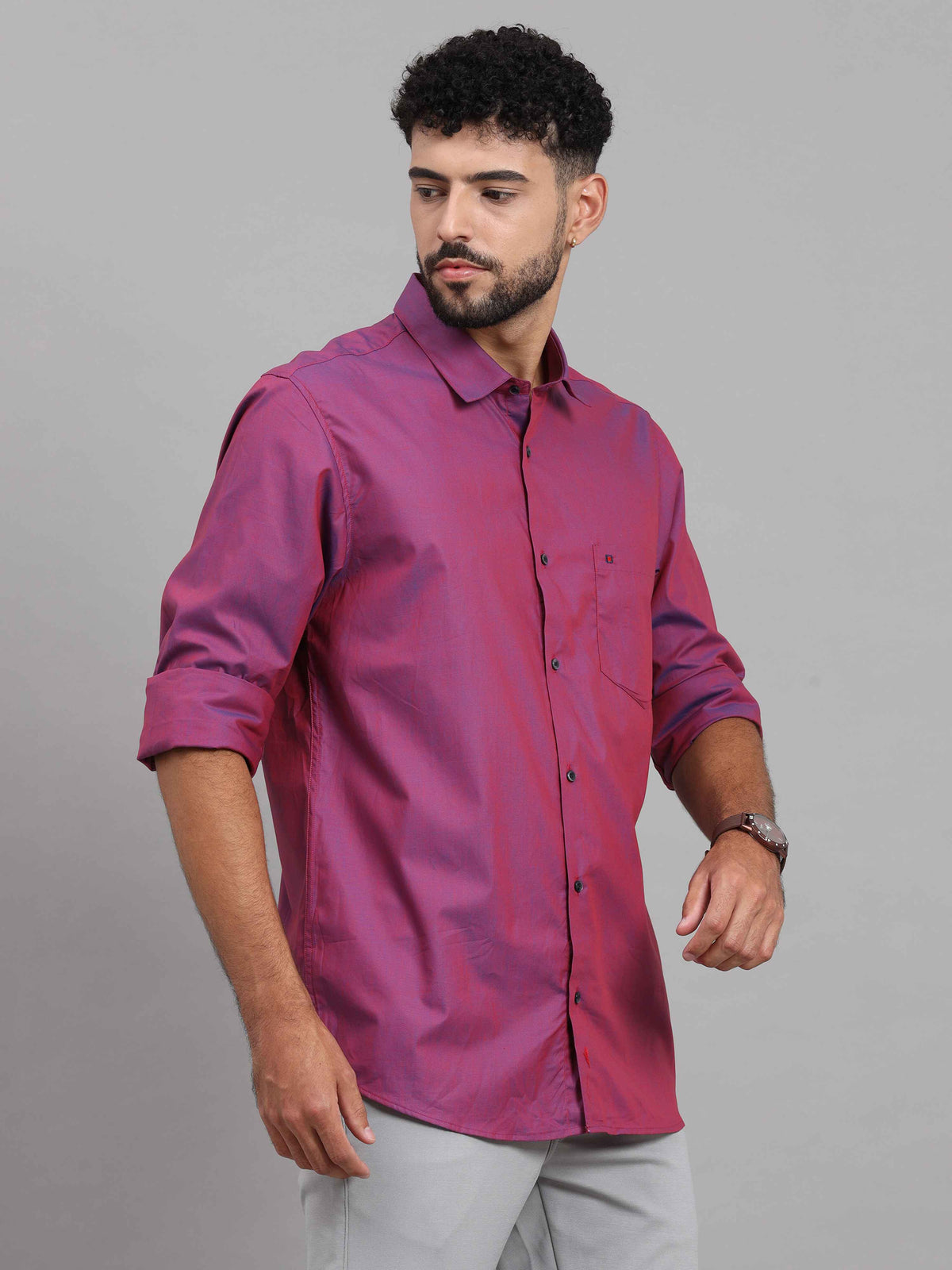 Men's Magenta Slim Fit Solid Full Sleeves Casual Shirts
