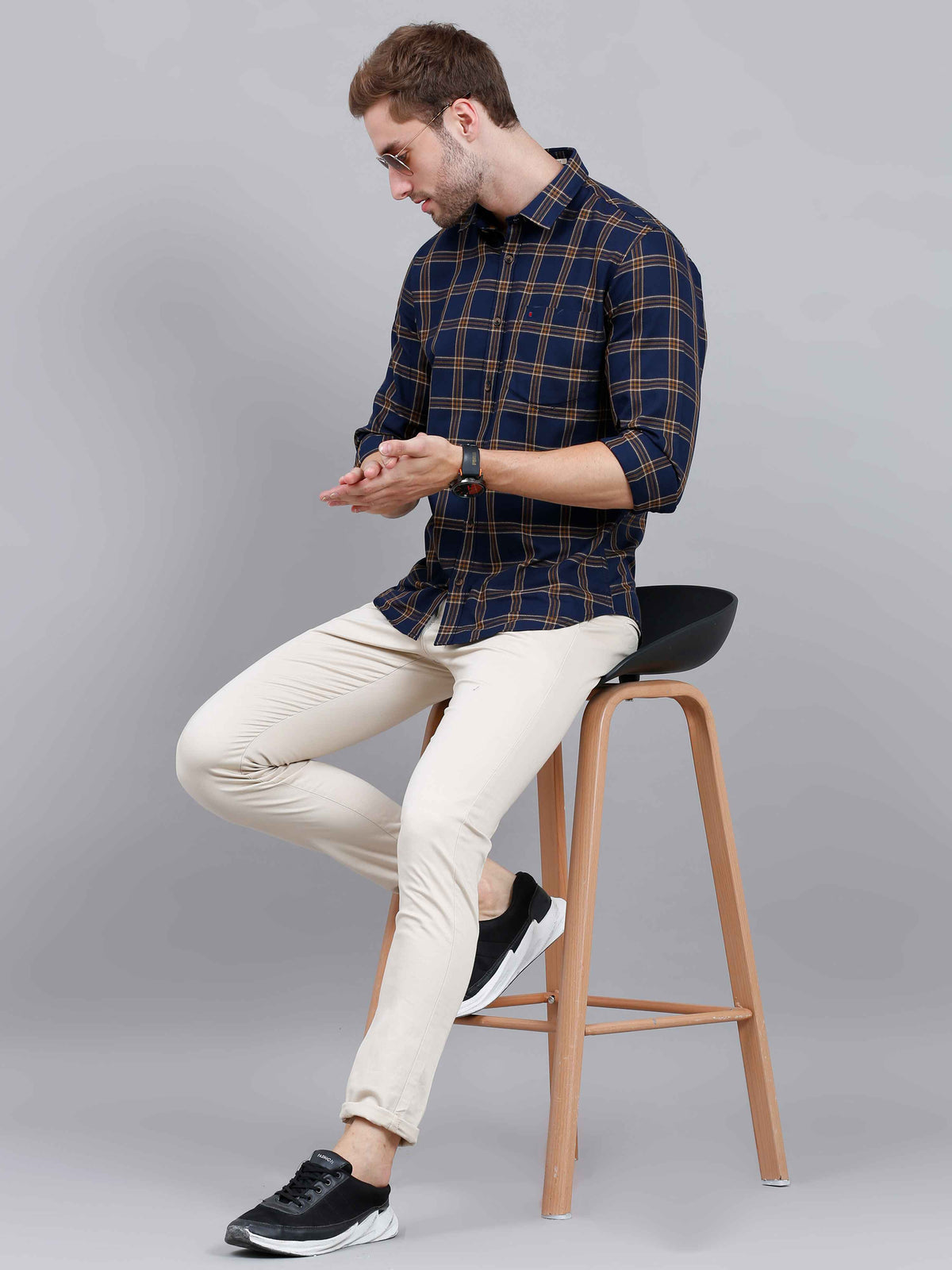 Men's Navy Slim Fit Checks Full Sleeves Casual Shirts