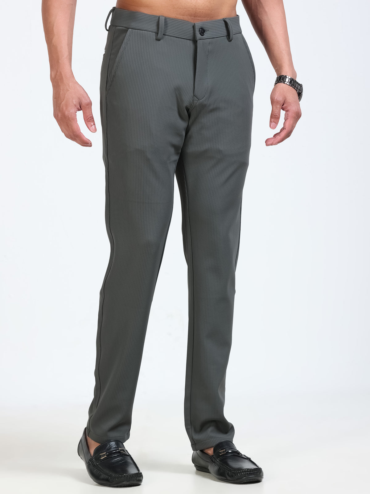 Men's Olive Narrow Fit Solid 4-Way Lycra Trousers with Textured finish