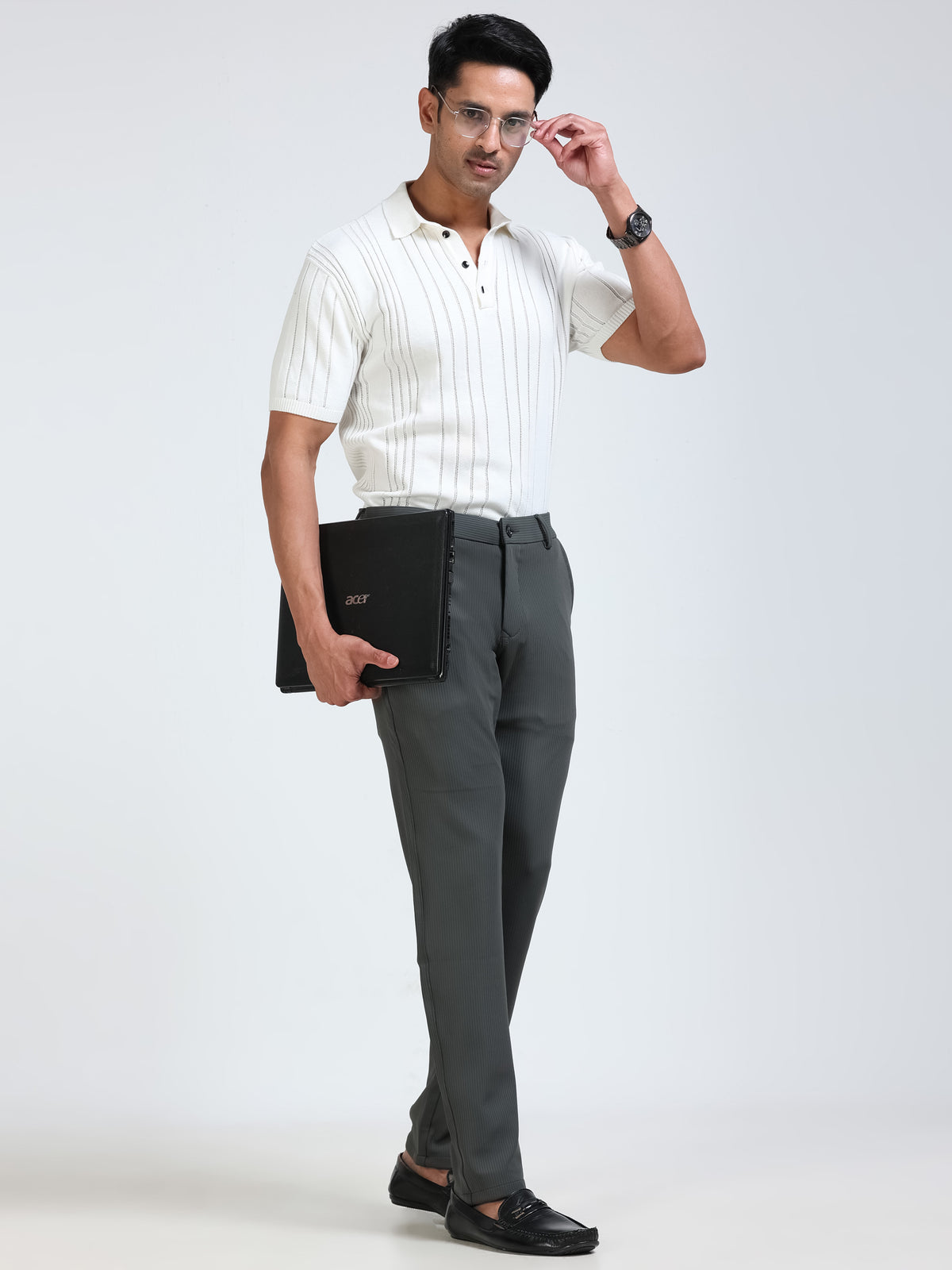 Men's Olive Narrow Fit Solid 4-Way Lycra Trousers with Textured finish