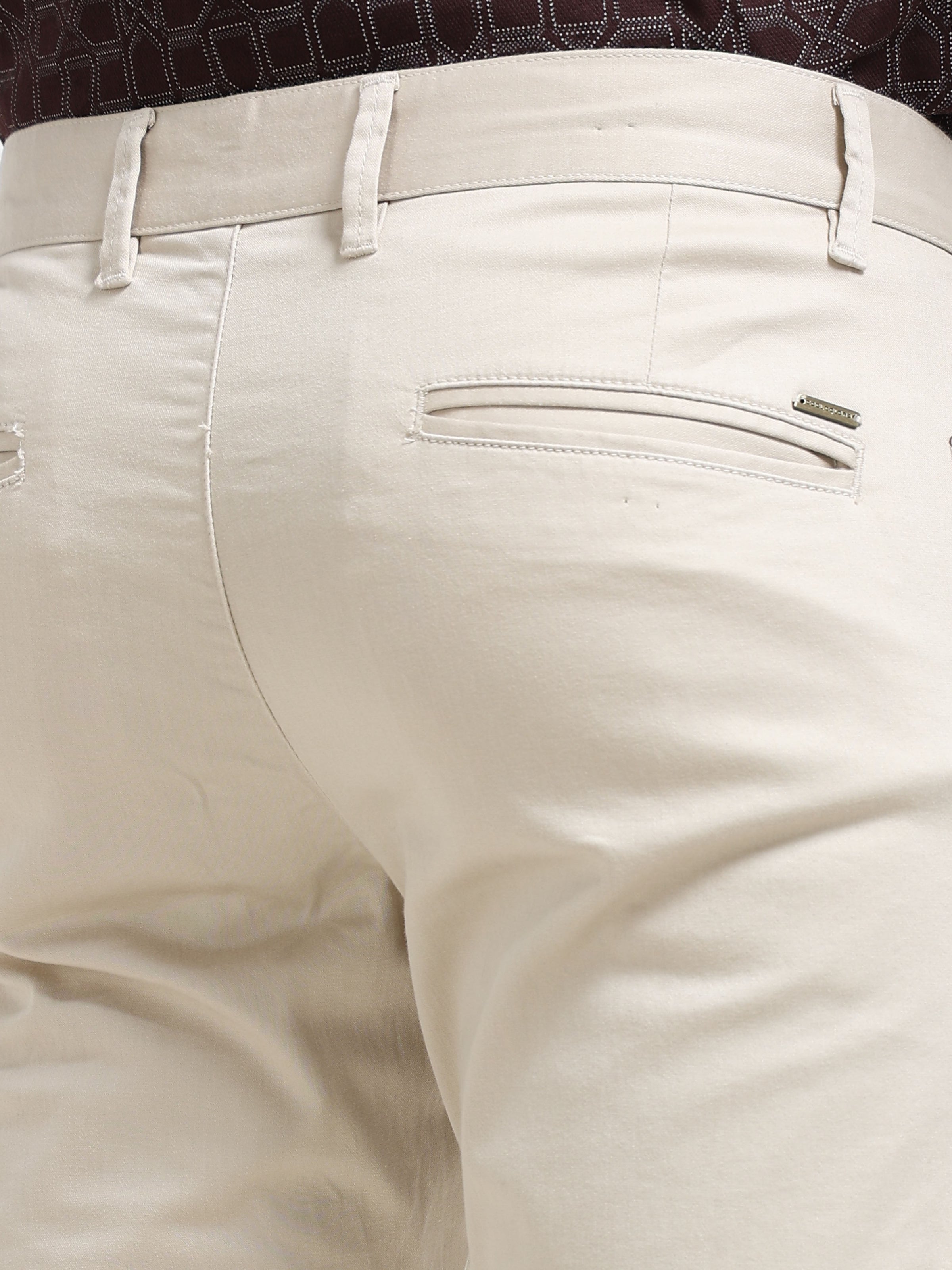 Men Cream Solid Satin With Lycra Ankle Fit Casual Trousers