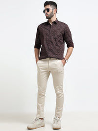 Men Cream Solid Satin With Lycra Ankle Fit Casual Trousers