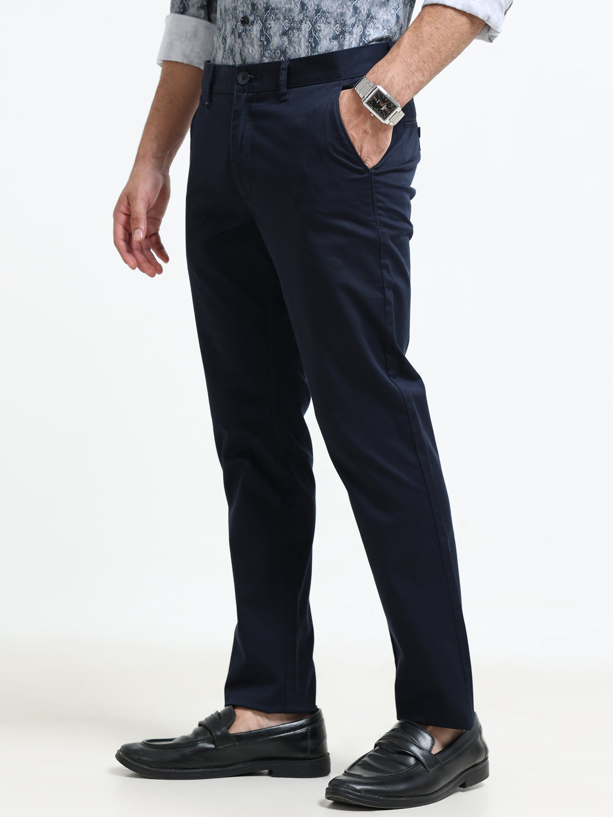 Men Navy  Solid Narrow Fit Casual Trousers