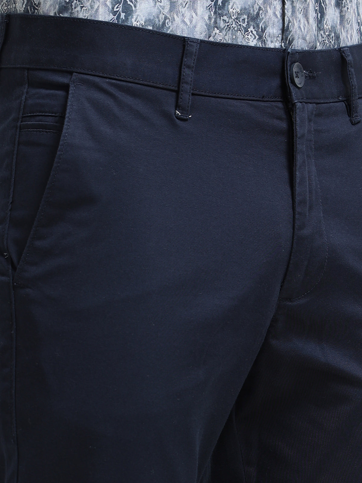 Men Navy  Solid Narrow Fit Casual Trousers
