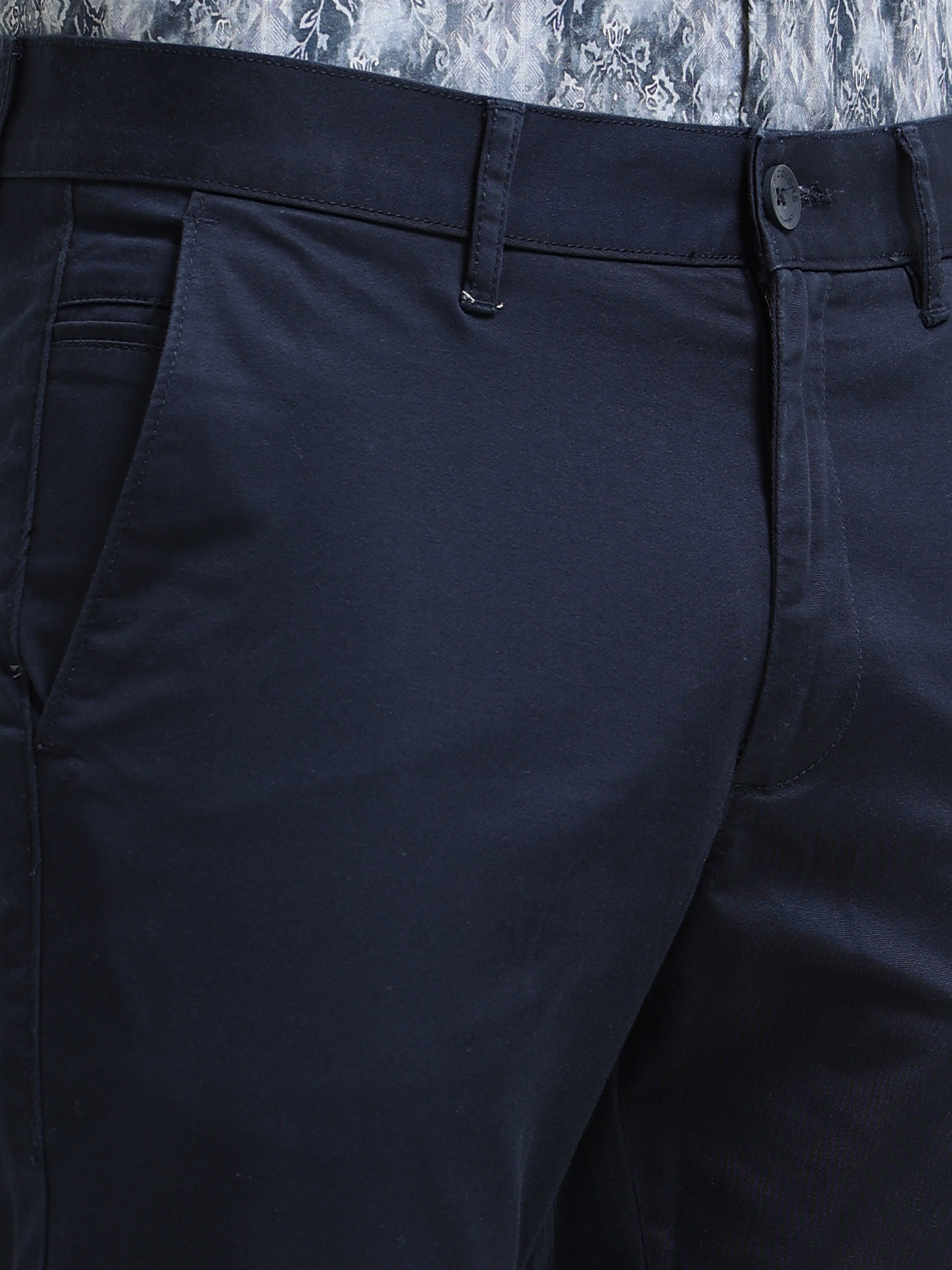 Men Navy  Solid Narrow Fit Casual Trousers