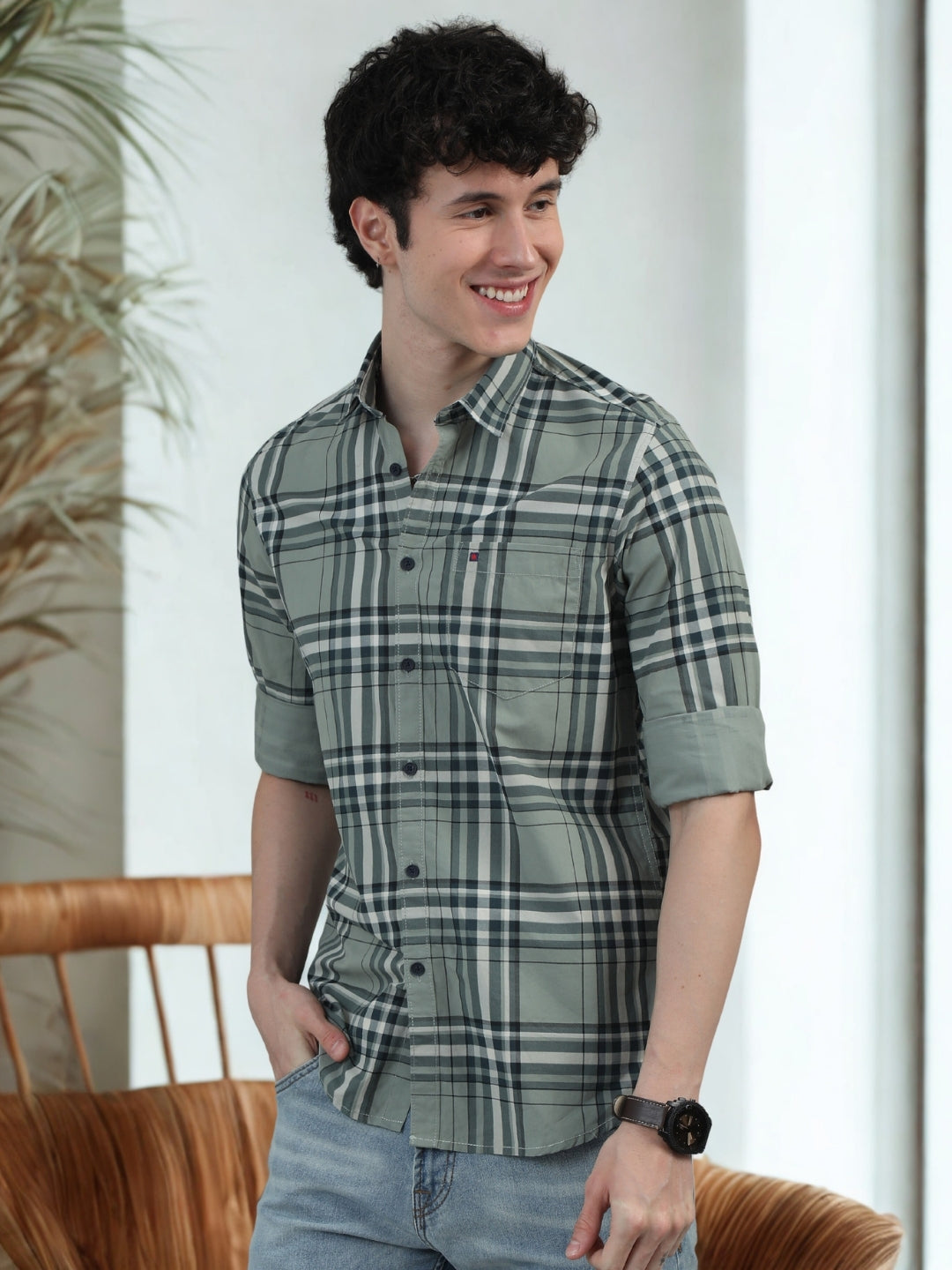 Men Light Green Slim Fit Checks Full Sleeve Casual Shirt