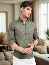 Green Solid Slim Fit Casual Shirts