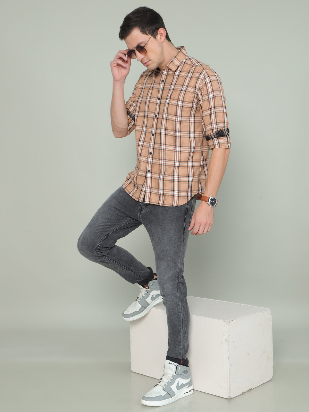 Men's Brown Slim Fit Checks Full Sleeves Casual Shirts