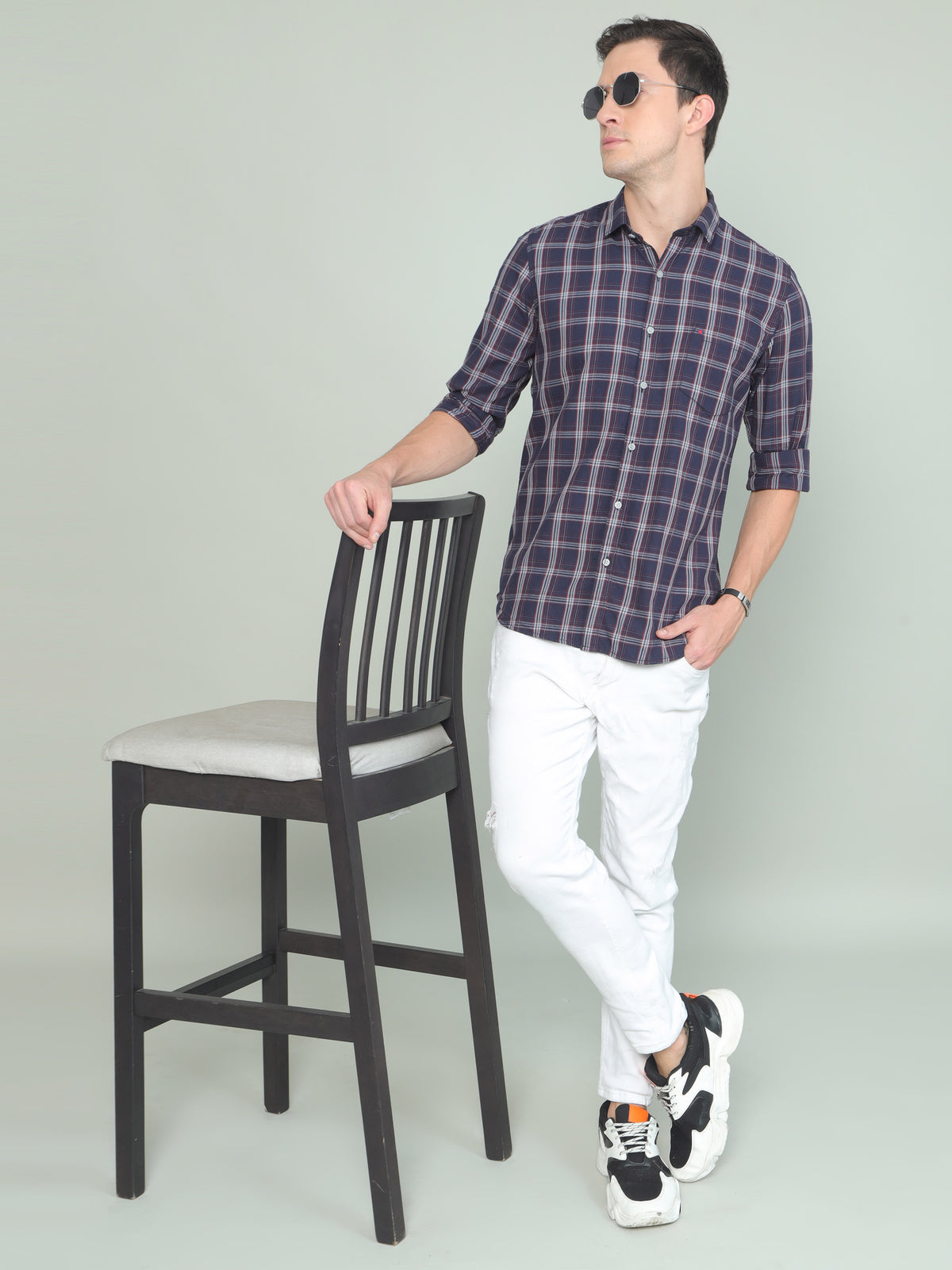 Shop Men's Blue Slim Fit Checks Full Sleeves Casual Shirts Online.