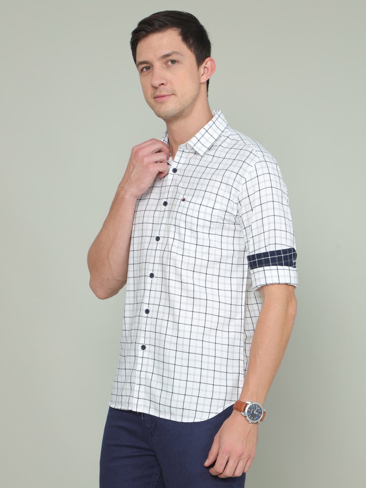 Shop Men's White Slim Fit Checks Full Sleeves Casual Shirts Online.