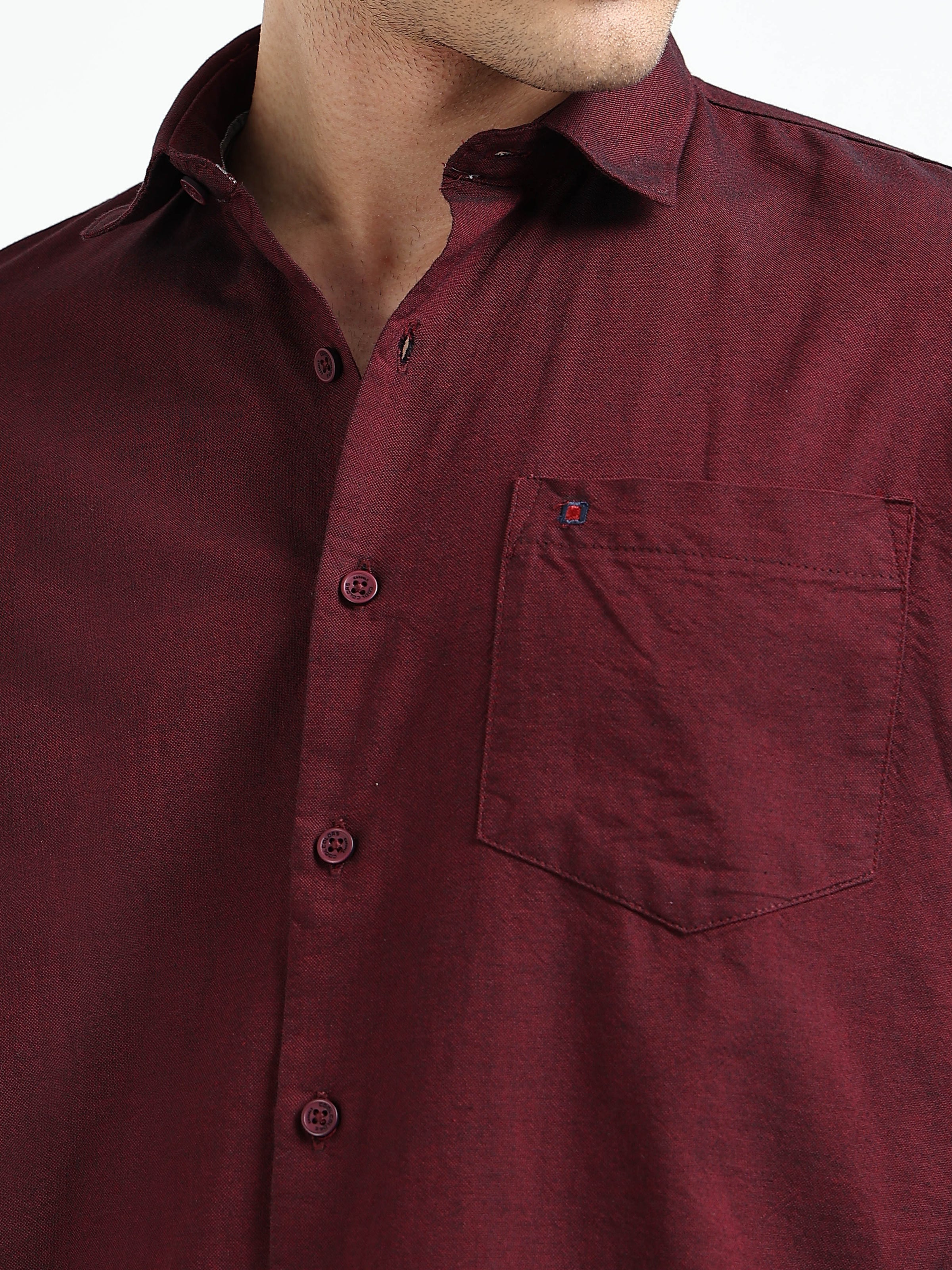 Maroon Solid Slim Fit Casual Shirts