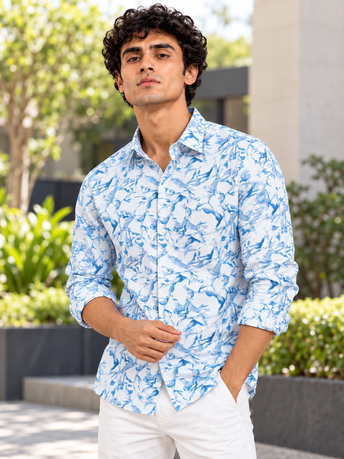 Men Blue Slim Fit Cotton Lycra Abstract printed Casual Shirt