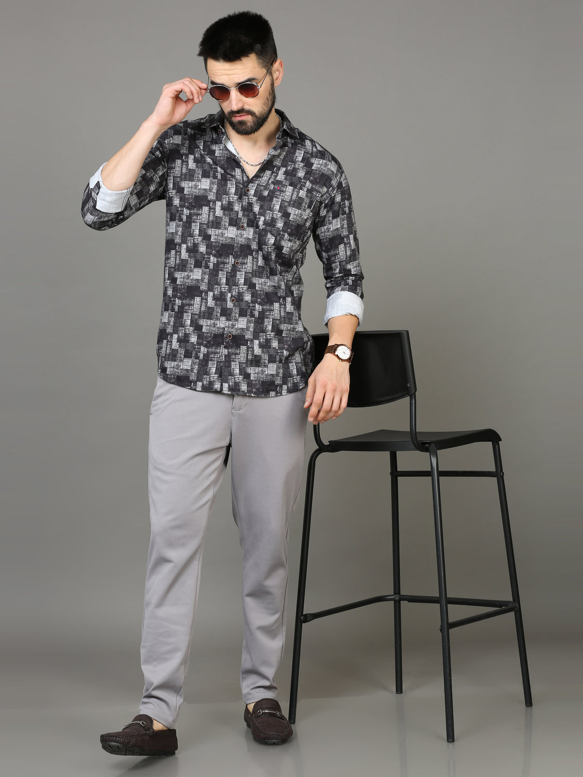 Shop Men's Black & Grey Slim Fit Printed Full Sleeves Casual Shirt Online.