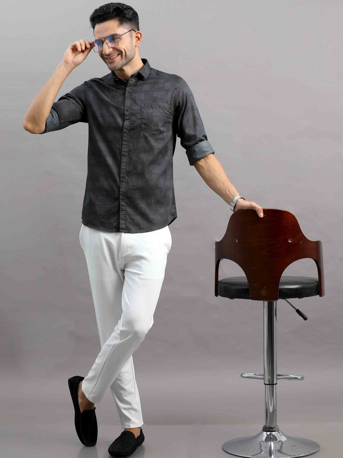 Shop Men's Black Cotton Slim Fit Full Sleeves Printed Casual Shirt Online.