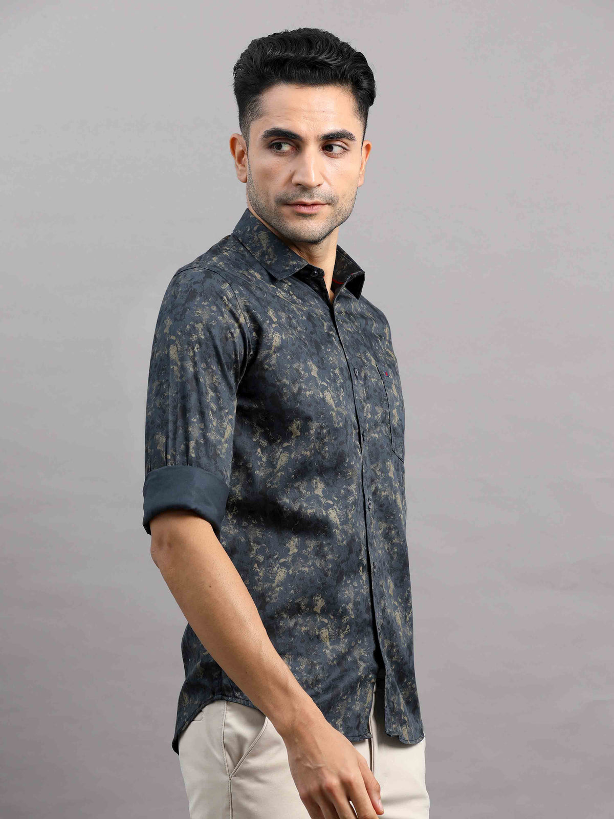 Shop Men's Grey Cotton Slim Fit Full Sleeves Printed Casual Shirt Online.