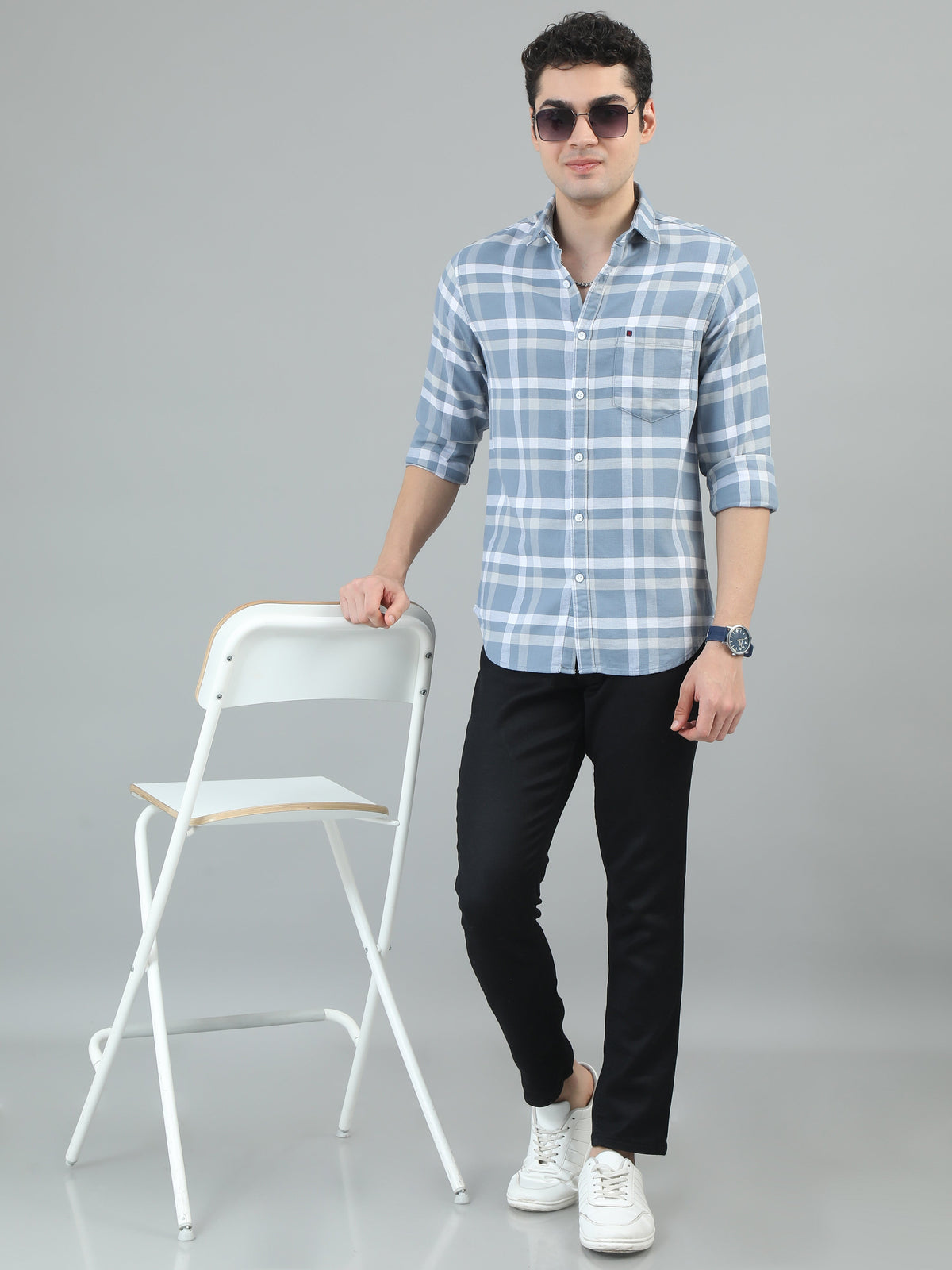 Men Light Blue Slim Fit Checks Full Sleeve Casual Shirt