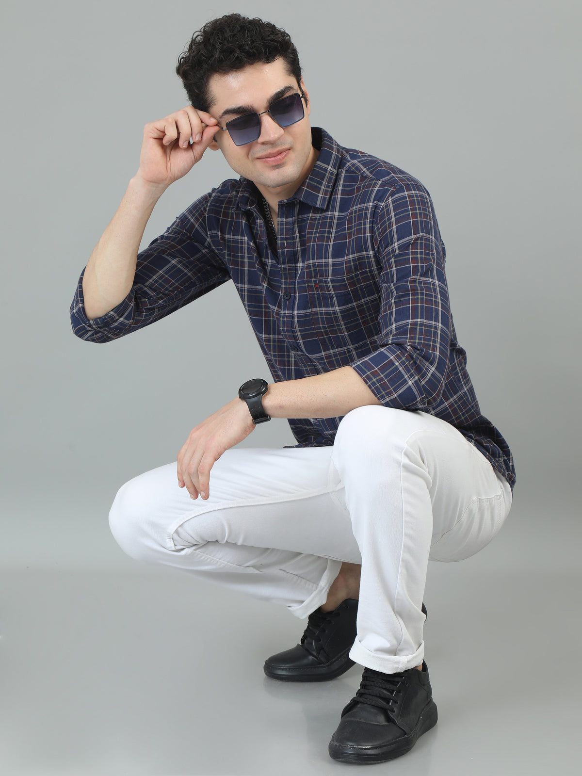 Men Navy Slim Fit Checks Full Sleeve Casual Shirt