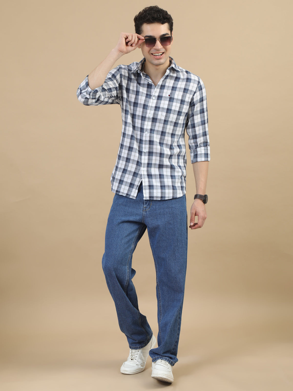 Men Blue & White Slim Fit Checks Full Sleeve Casual Shirt