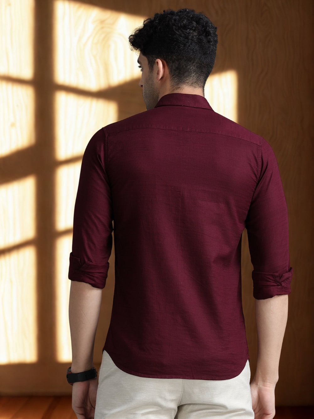 Men Maroon Slim Fit Solid Full Sleeve Casual Shirt
