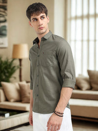 Green Solid Slim Fit Casual Shirts