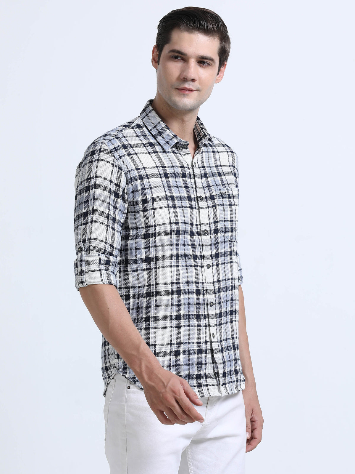 Shop Men's Blue Slim Fit Checkered Full Sleeve Casual Shirt Online.