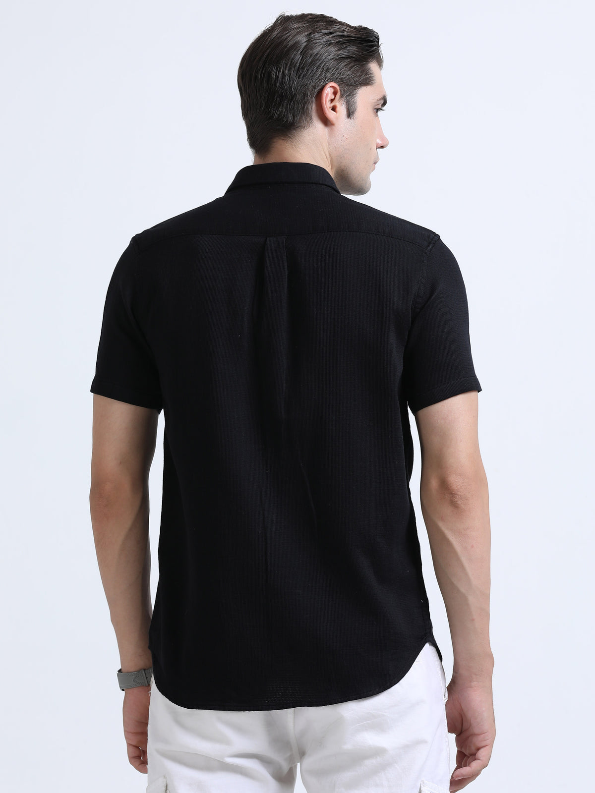 Shop Men's Black Slim Fit Half Sleeve Dobby Casual Shirt Online.