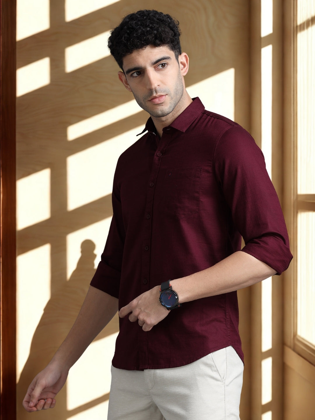 Men Maroon Slim Fit Solid Full Sleeve Casual Shirt