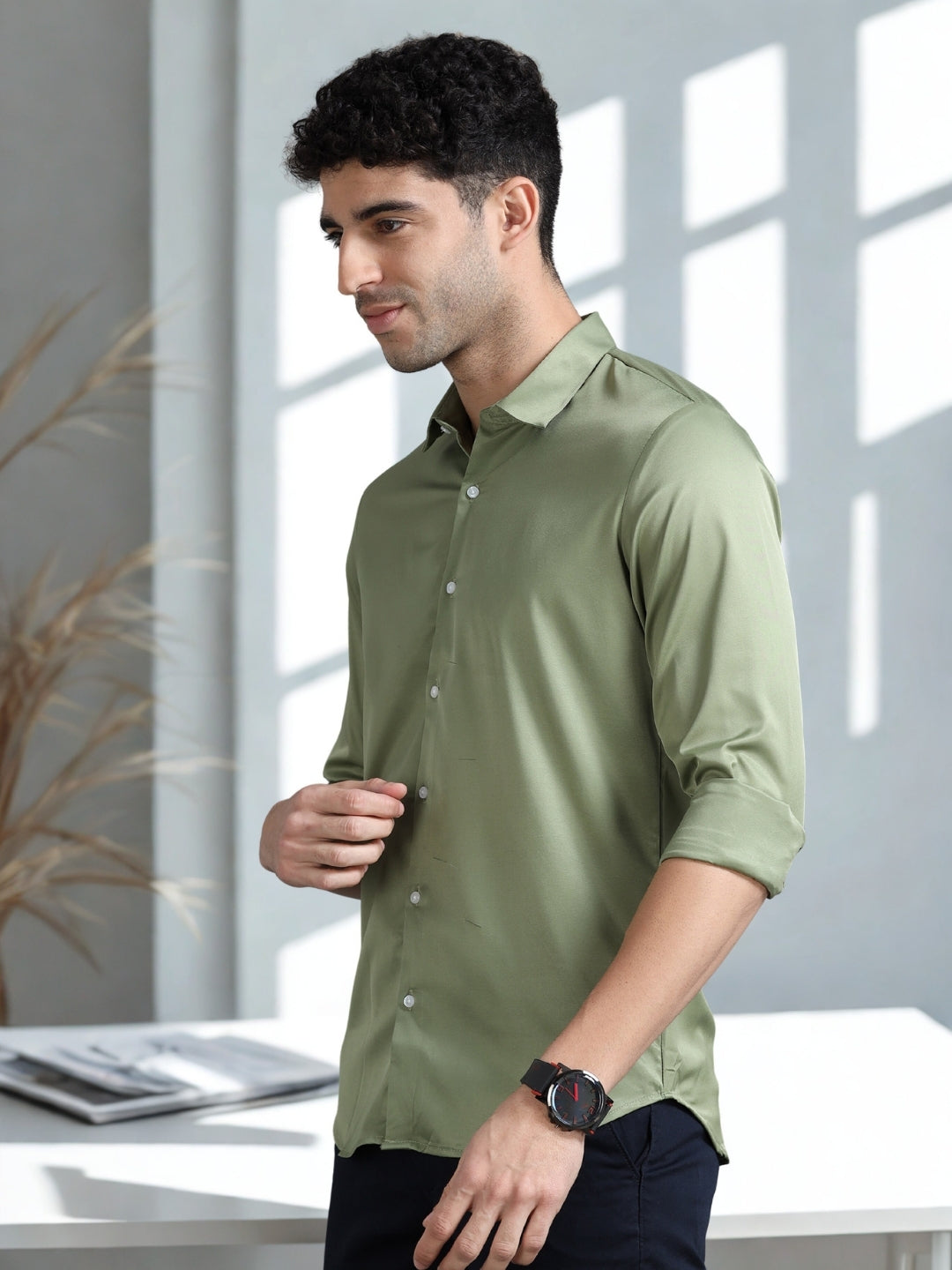 Men Green Slim Fit Solid Full Sleeve Casual Shirt