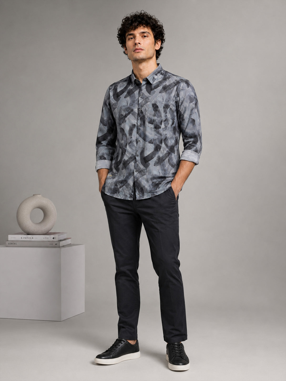 Men Grey Slim Fit Abstract Printed Full Sleeve Casual Shirt