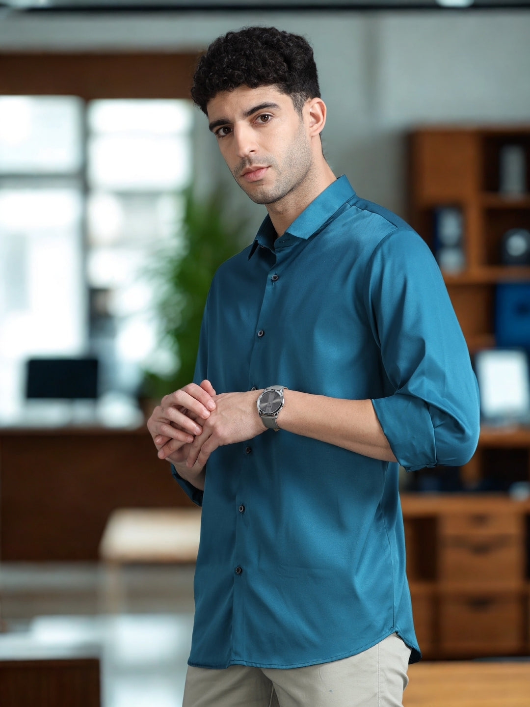 Men Blue Slim Fit Solid Full Sleeve Casual Shirt
