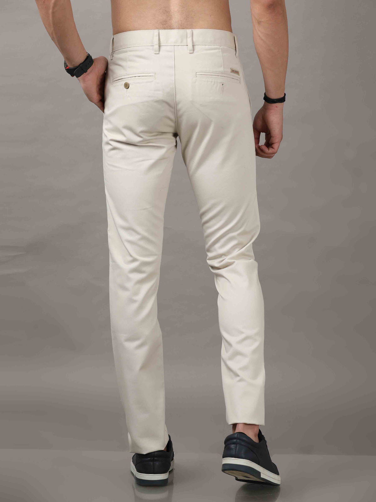 Men's Cream Cotton Blend Narrow Fit Solid Causal Trouser
