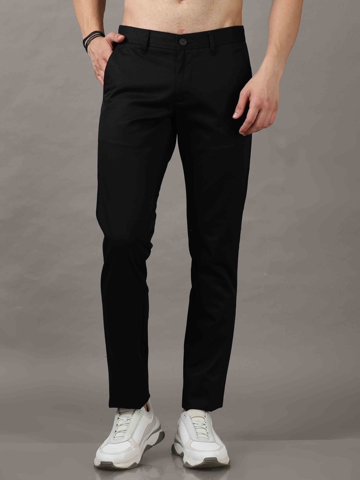 Men's Black Narrow Fit Cotton Blend Solid Causal Trousers