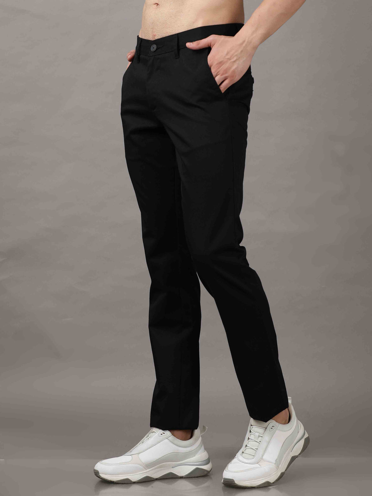 Men's Black Narrow Fit Cotton Blend Solid Causal Trousers