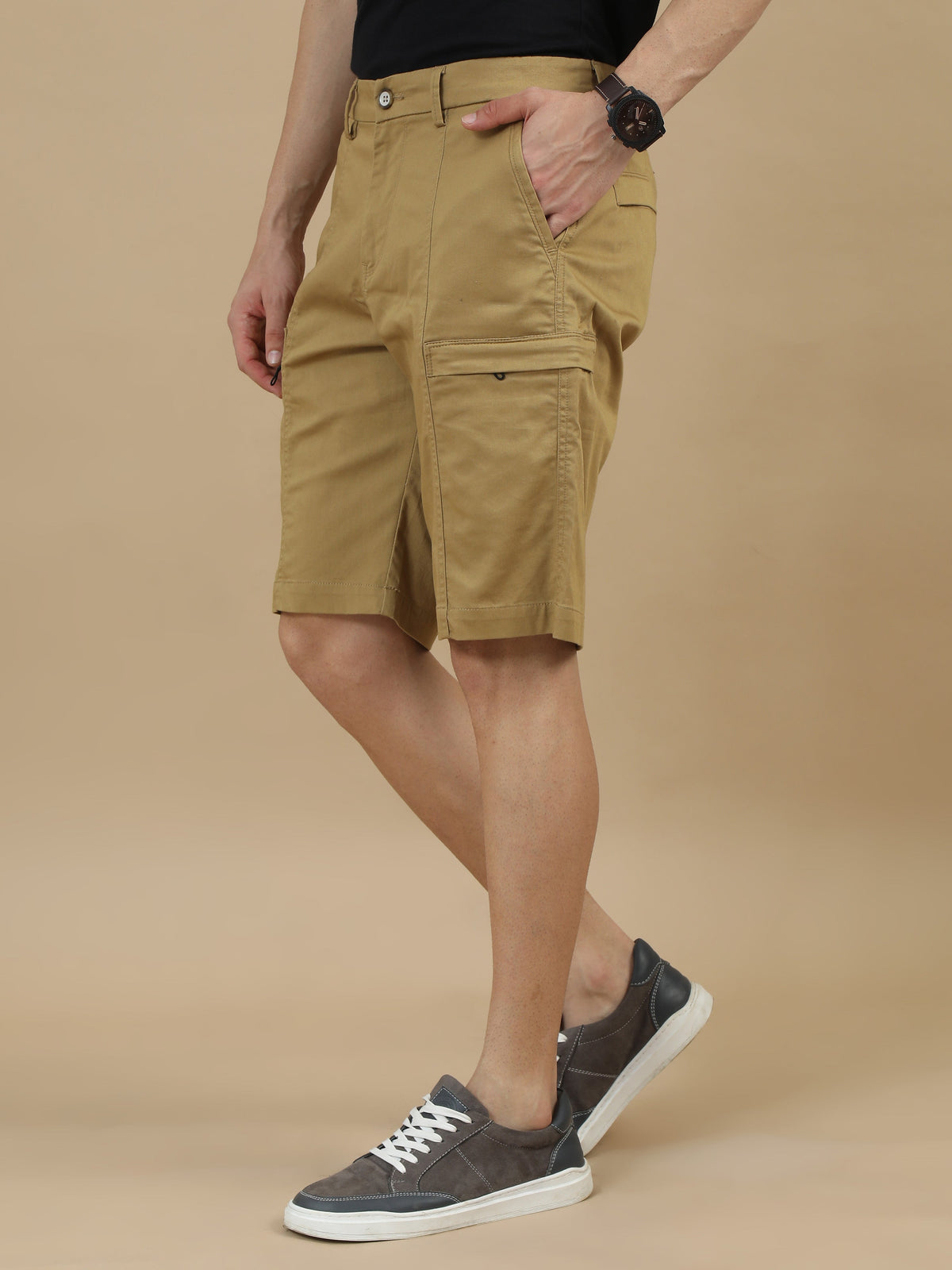 Men Khaki Solid Relaxed Fit Lycra Cargo Shorts