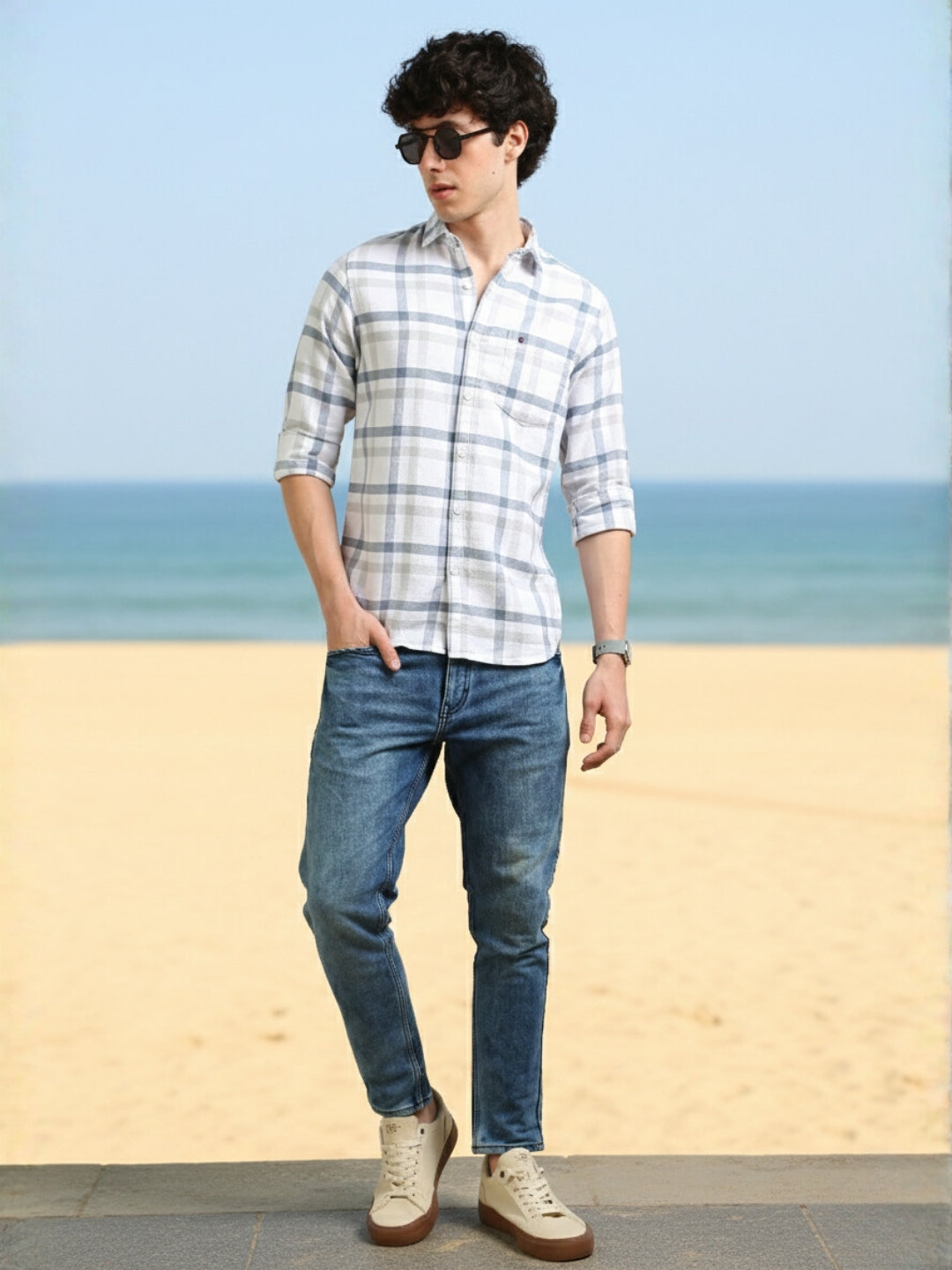 Men White Slim Fit Checks Full Sleeve Casual Shirt