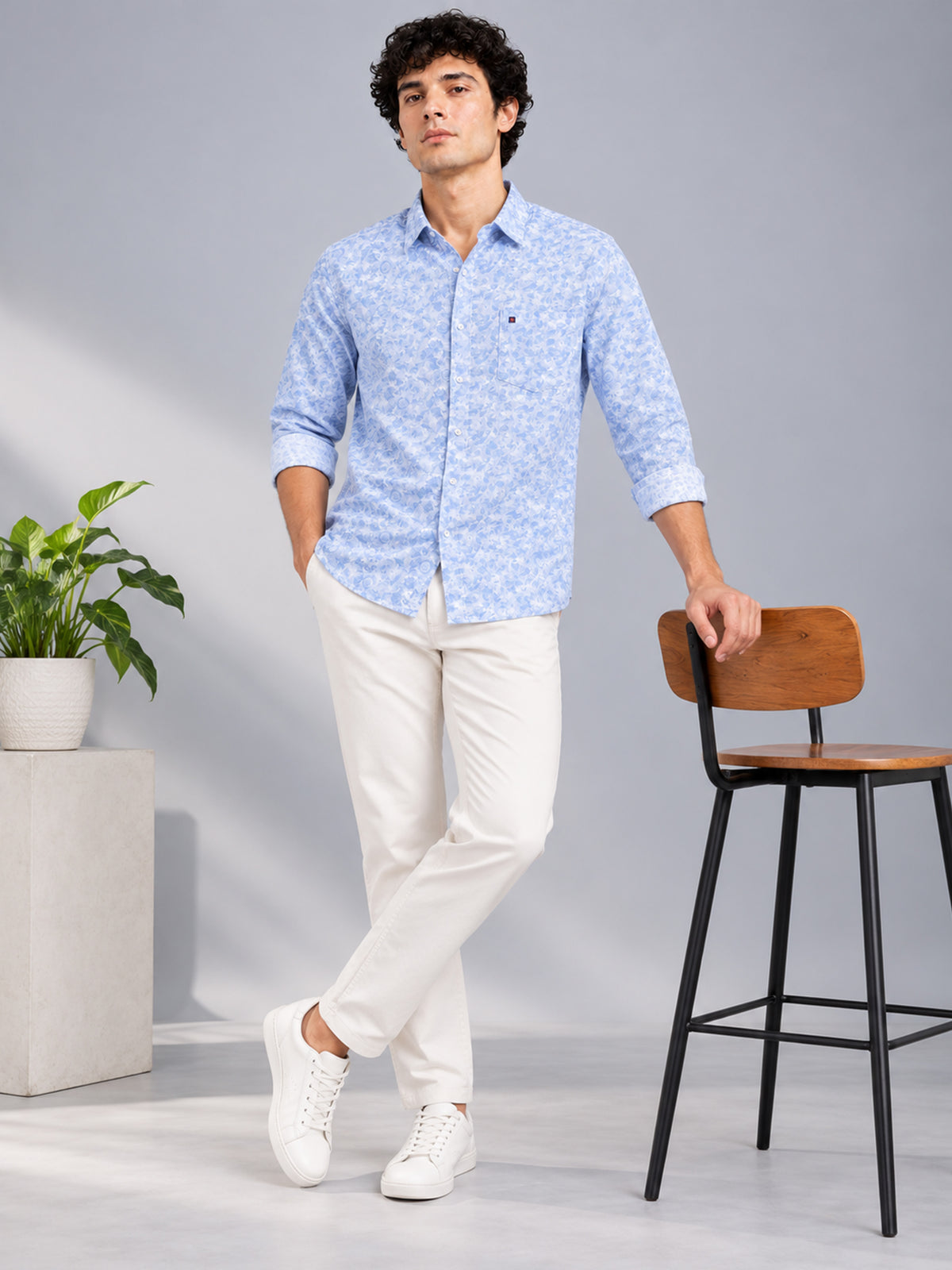 Men’s Sky Blue Slim Fit Floral Printed Casual Shirt