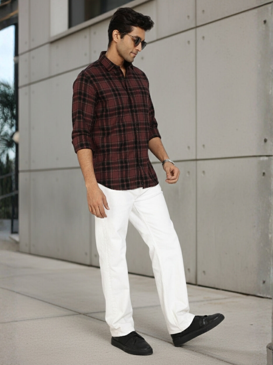 Men Brown Vintage Checks Full Sleeve Slim Fit Casual Shirts