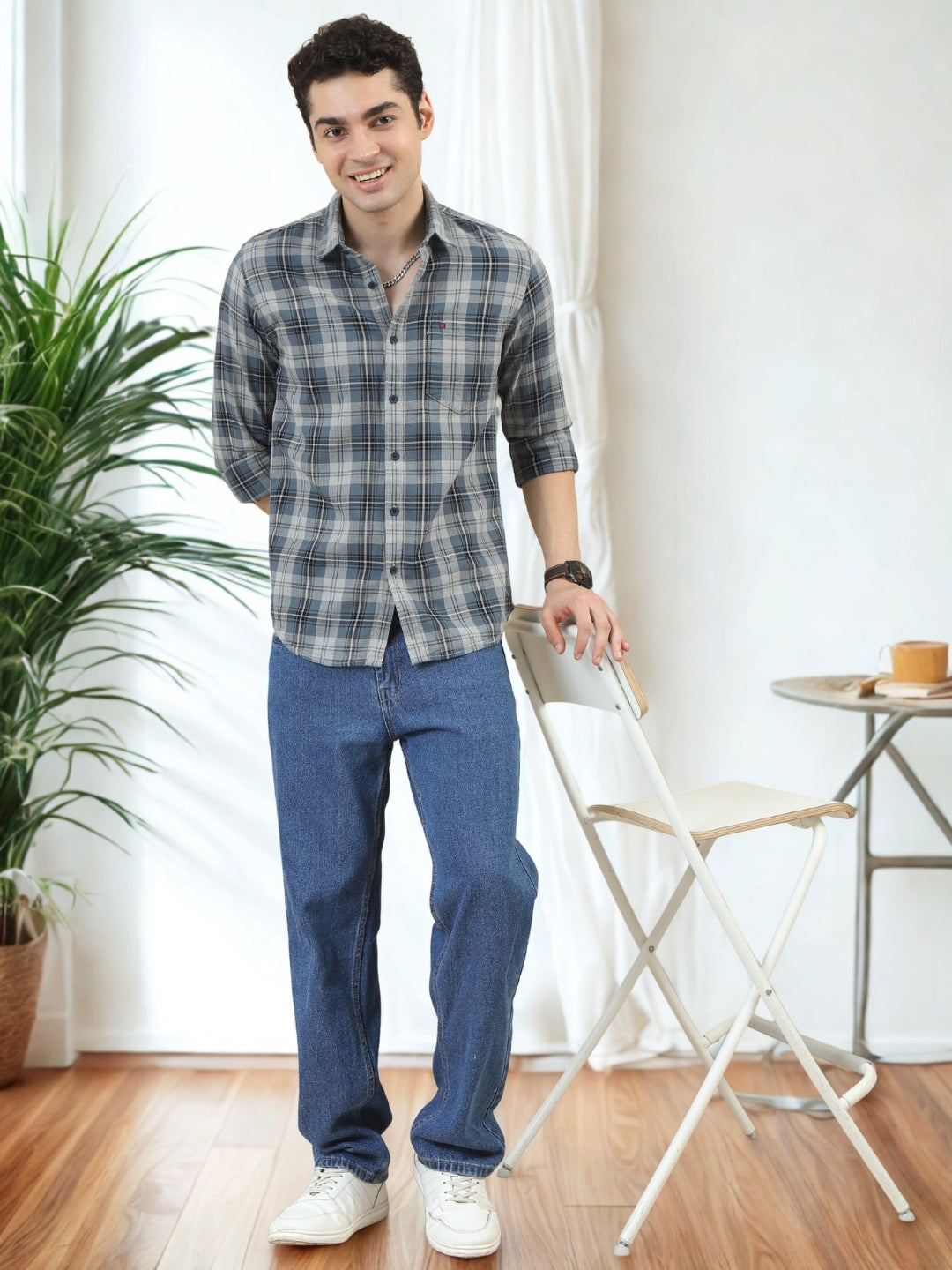 Men Grey Slim Fit Checks Full Sleeve Casual Shirt