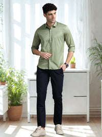 Men Green Slim Fit Solid Full Sleeve Casual Shirt